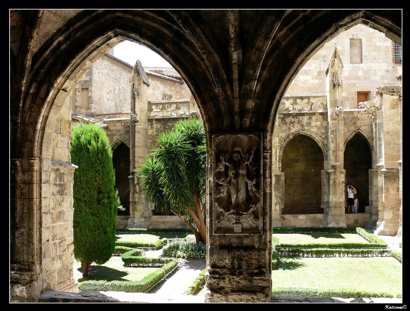 Luces en el claustro