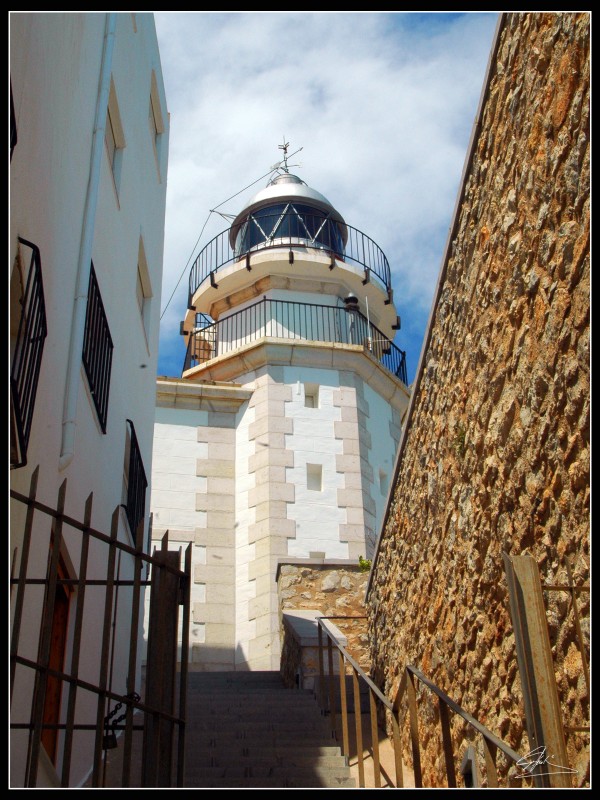 Faro de Pescola