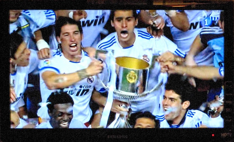 La celebracin de los jugadores (El Real Madrid gana la Copa de Ftbol 2010-11)