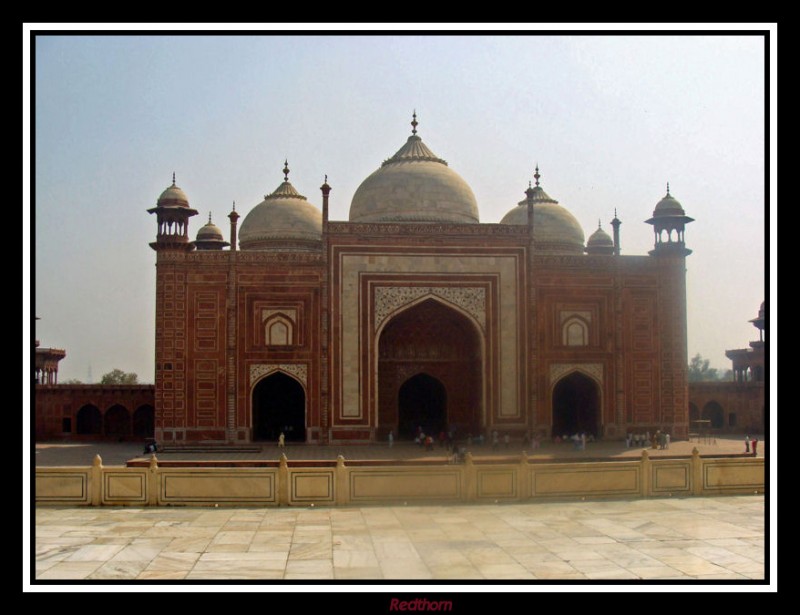 Mezquita en el recinto del Taj Mahal