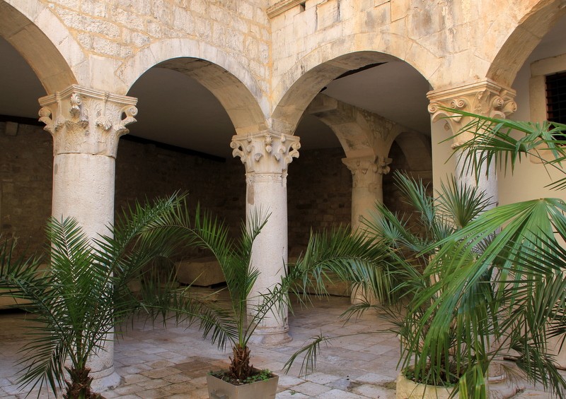 patio de columnas