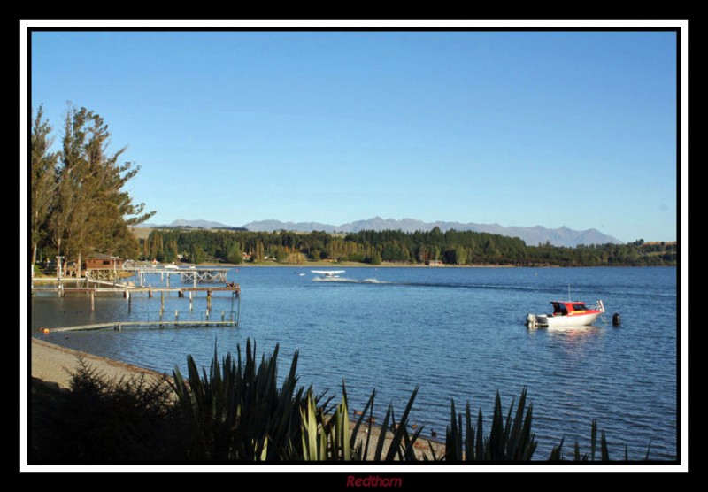 Lago de Te Anau con hidroavin amerizando