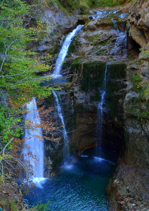 cascada de la Cueva