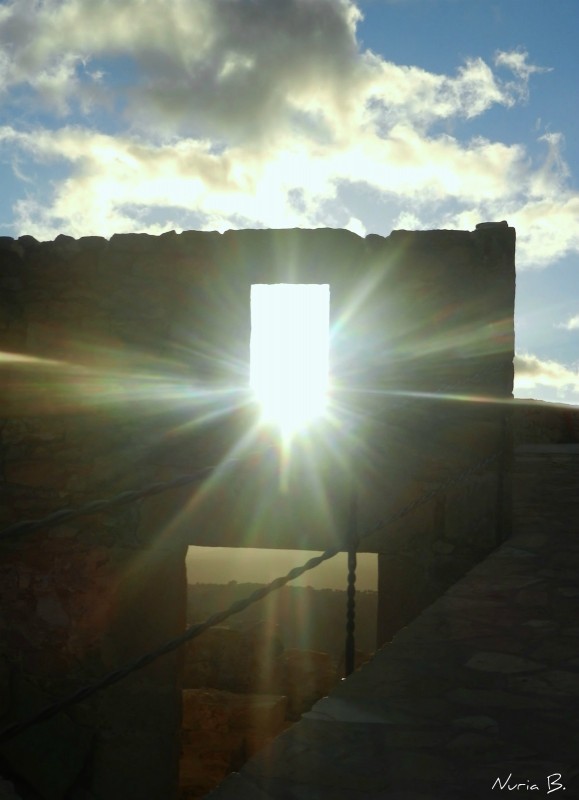 Escapando por la ventana.