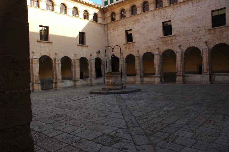 Claustro 2