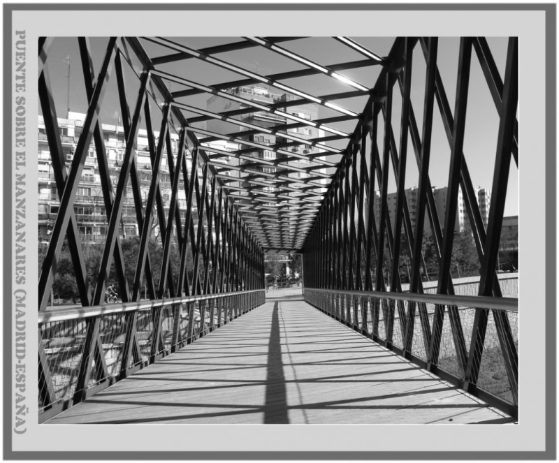 Puente metlico sobre el Ro Manzanares (Madrid - Espaa)