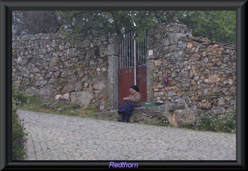 Tejiendo recuerdos para los turistas