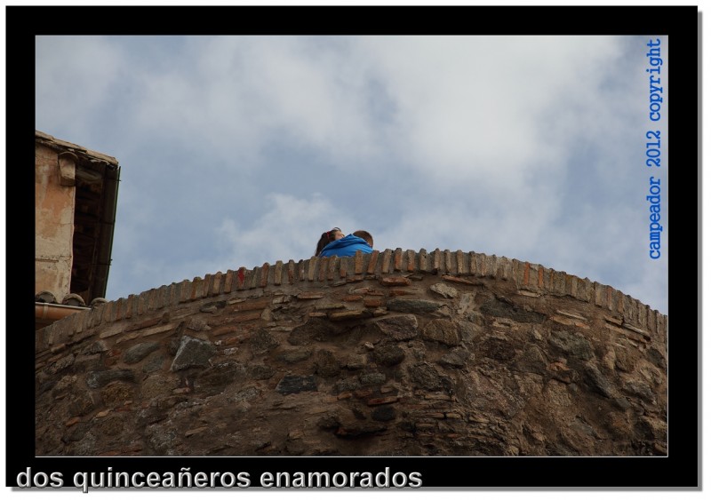 Dos quinceaeros enamorados - Two young lovers. Fotografa: Campeador.