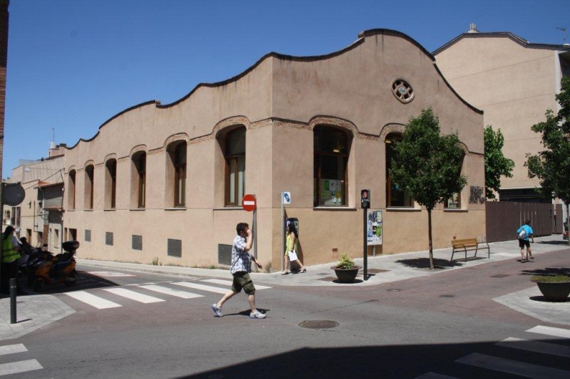 DE SINDICAT AGRICOLA HARMONIA A BIBLIOTECA MUNICIPAL ANTONI TORT