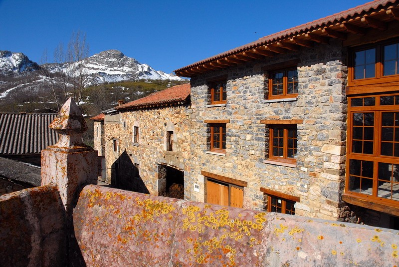 Casas montaesas