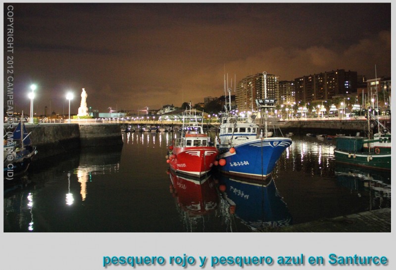 PESQUERO ROJO Y PESQUERO AZUL EN EL PUERTO DE SANTURCE. Photo by Campeador.