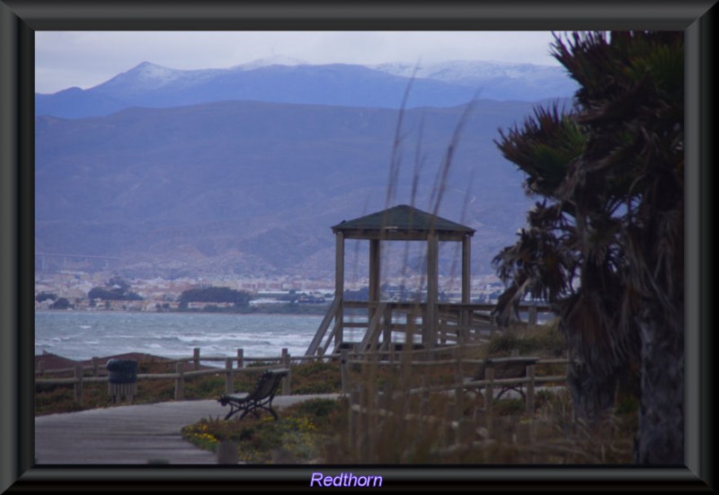 Cenador con vistas al mar y a la sierra