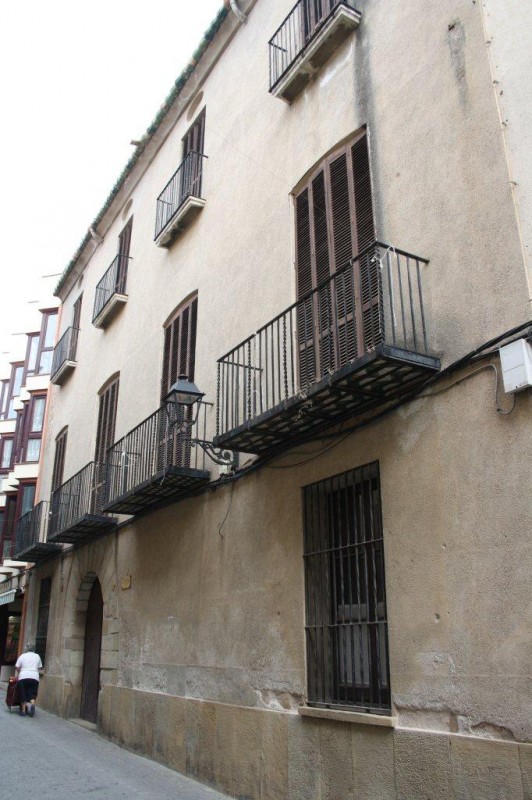 LA CASA CASTELLS AL CARRER GRAN DESPARRAGUERA