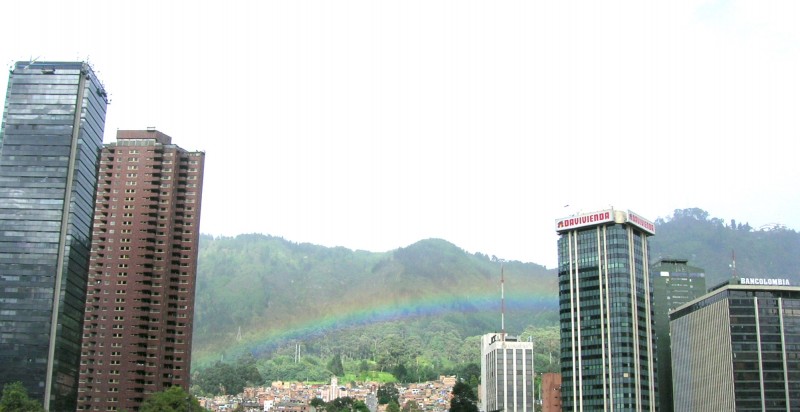 ARCO IRIS EN EL CENTRO DE BOGOTA