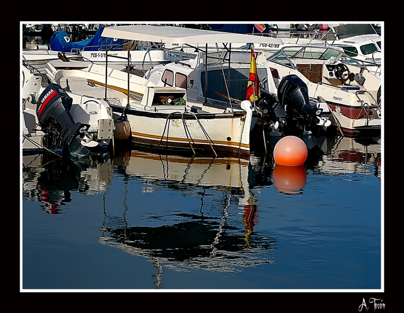 Reflejos en el puerto