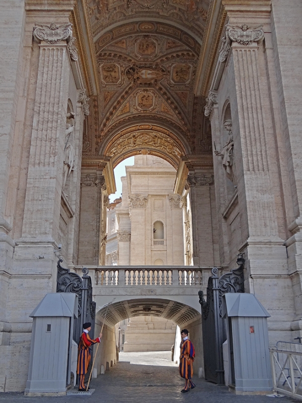 LA NUEVA GUARDIA DE FRANCISCO