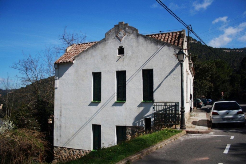 LA CASA ESPELTA DEL FIGAR.  TERRITORI RASPALL