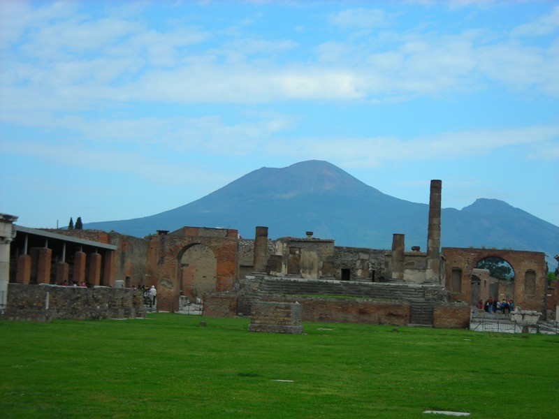 Vesuvio amenzando Pompeya