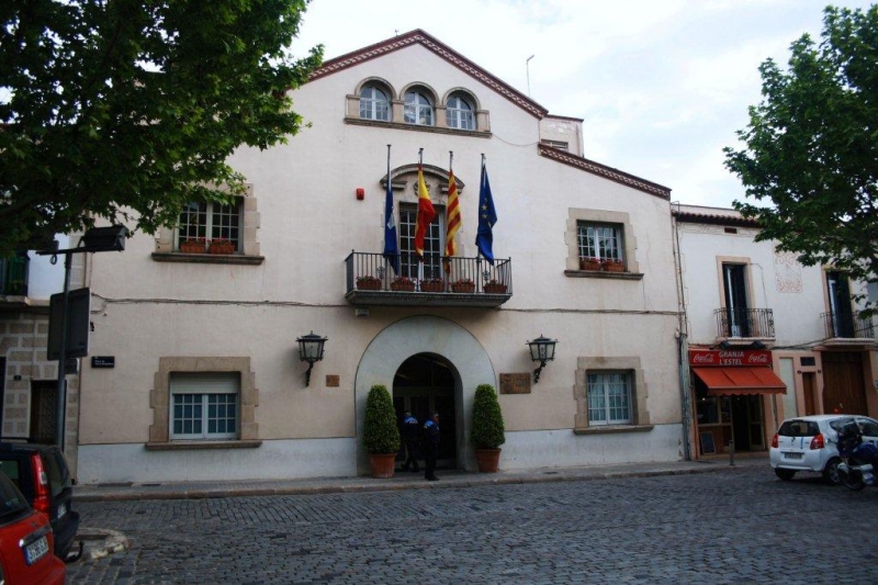 L HOSTAL PICALQUERS DESPLUGUES. LA CASA DE LA VILA