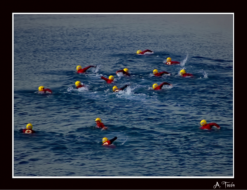 Nadadores de cruz roja