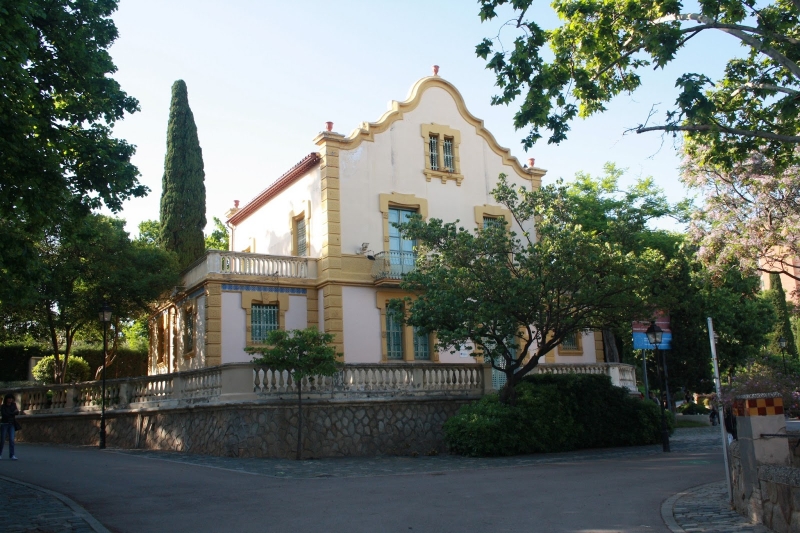 LA CASA DELS MASOVERS DE CAN BUXERES DE LHOSPITALET DE LLOBREGAT