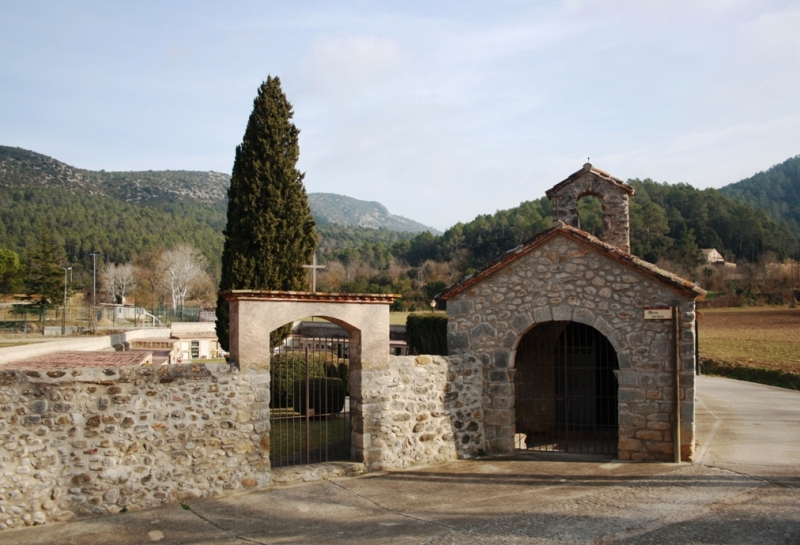 LA CAPELLA DE SANT ANDREU DEL CEMENTIRI DE SANT LLOREN DE LA MUGA. EMPORD SOBIR. GIRONA.CATALUNYA