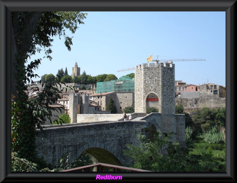 El histrico puente medieval de Besal