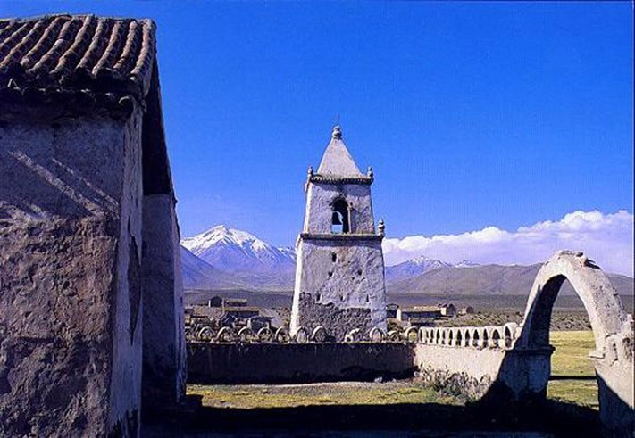 Isluga, campanario.