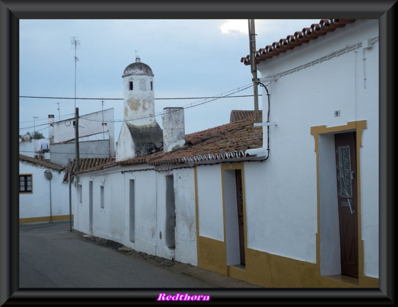 Chimenea grande, casa pequea